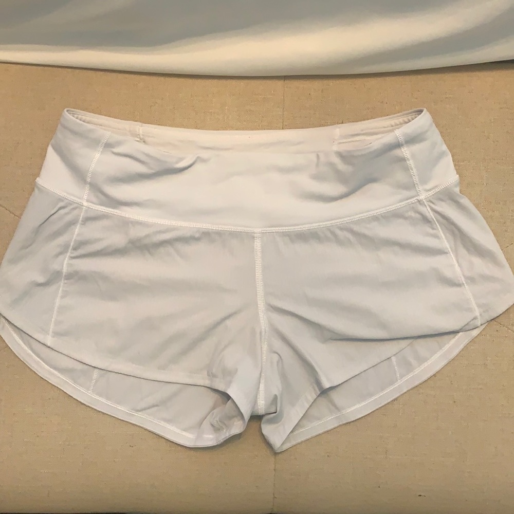 Speed up lined Lululemon size 4 white shorts